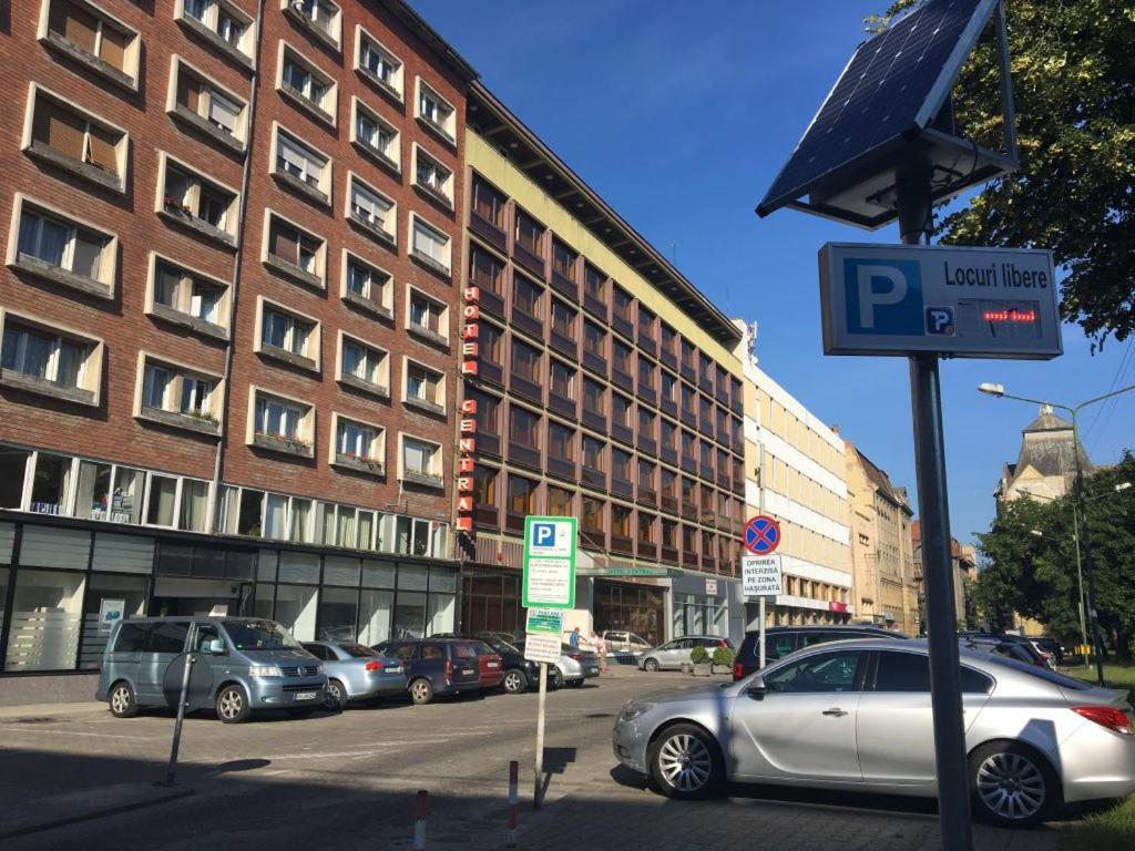 Апартаменти Apartament Piata Victoriei Тімішоара Екстер'єр фото